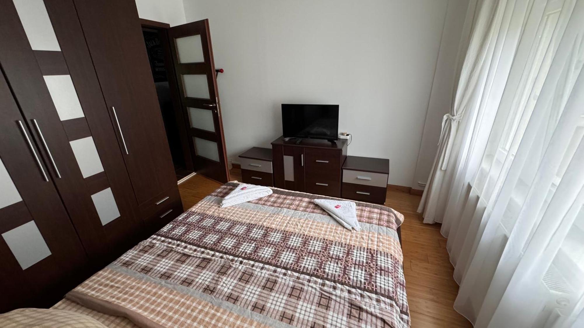 Apartament 3 Camere Otopeni Exteriör bild