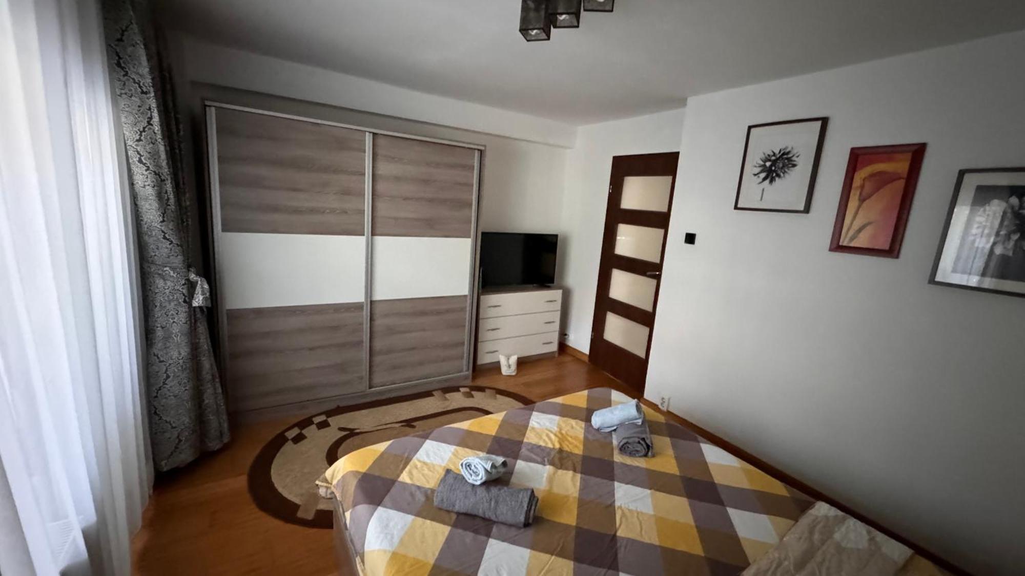 Apartament 3 Camere Otopeni Exteriör bild